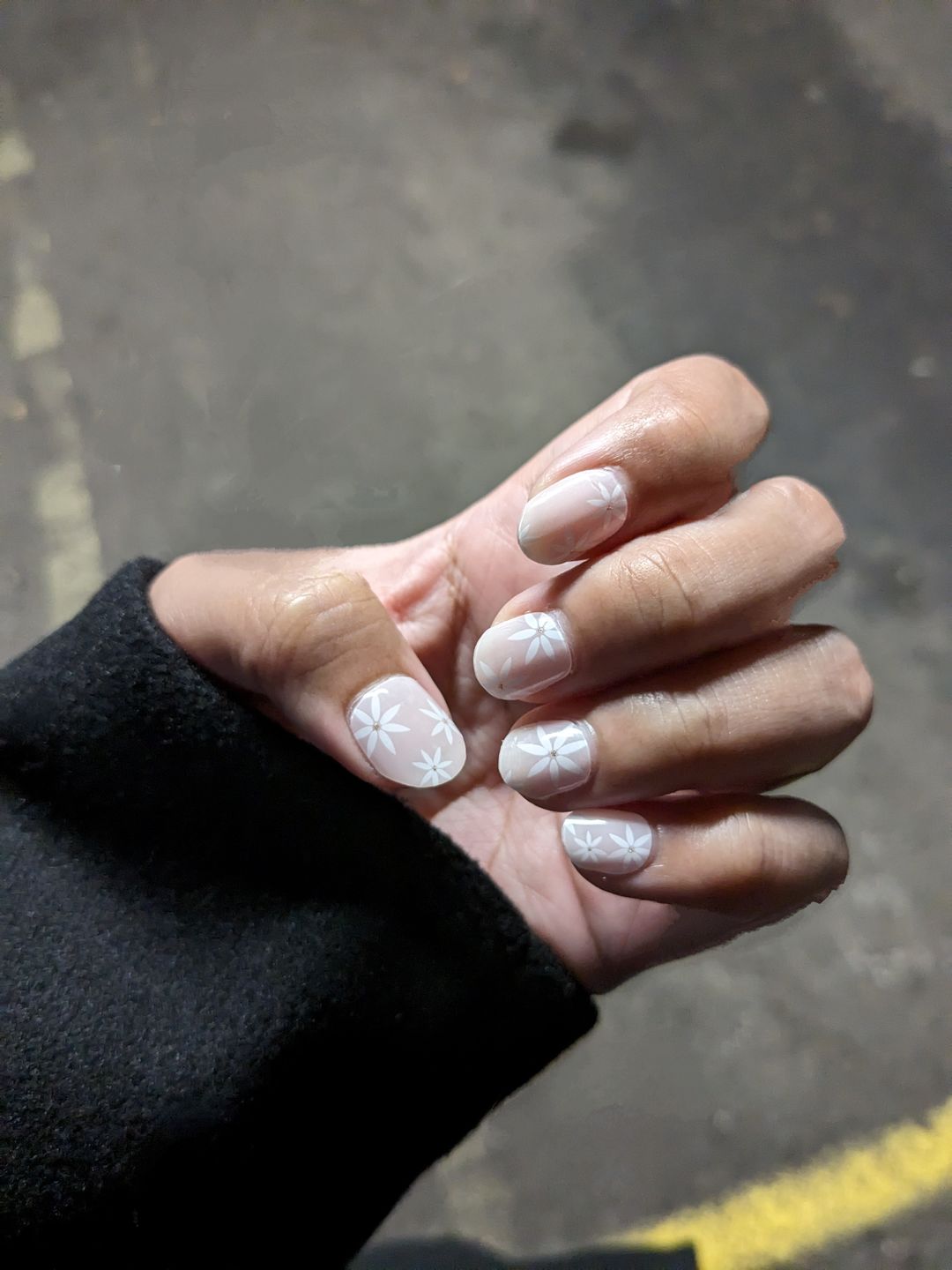 Customer photo review of Pretty Pink Daisies DIY Semicured Gel Nail Sticker Kit