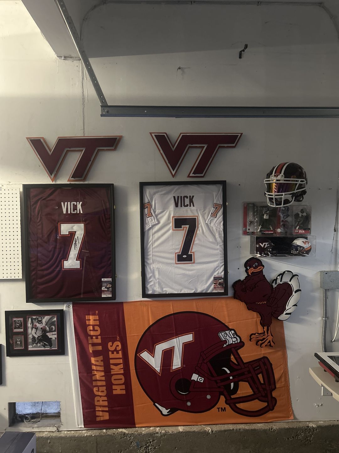 Customer photo review of Virginia Tech 3 Layer "VT" 3D Vintage Metal Wall Art