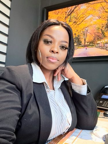 Customer photo review of OLIVIA - Brazilian 4x4 Lace Wig