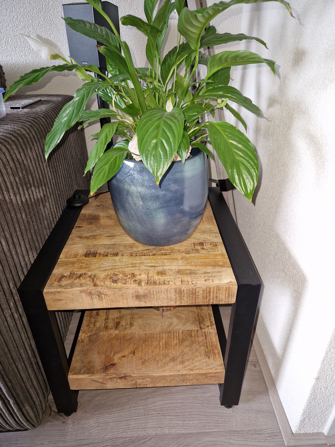 Customer photo review of Salontafel Bijzettafel Industrieel Design | Mangohout en Staal | 50x50x45