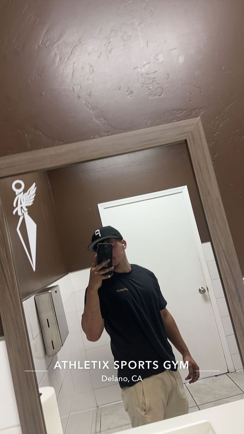 Customer photo review of 414 Signature Tees