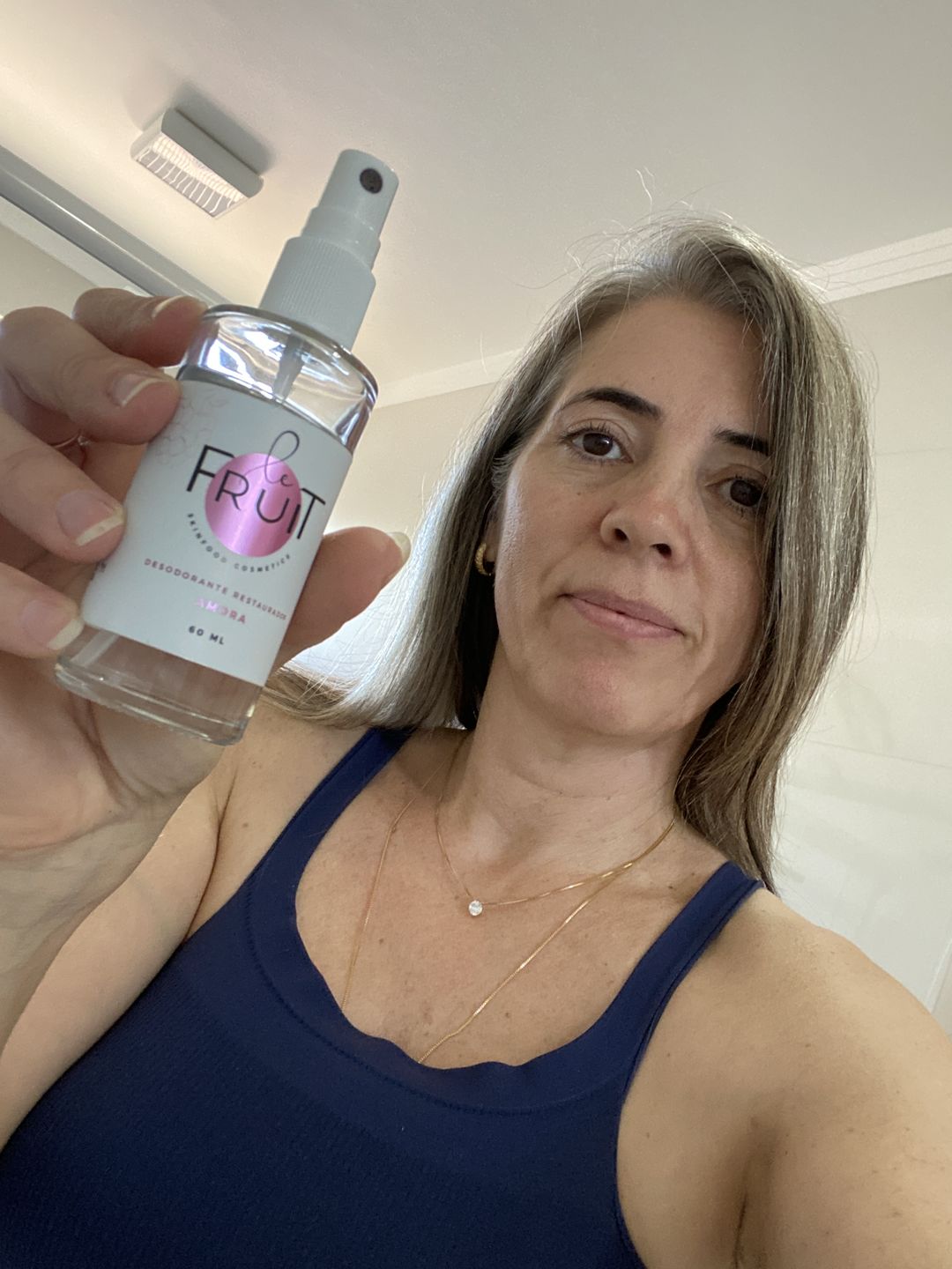 Customer photo review of Desodorante Hidratante