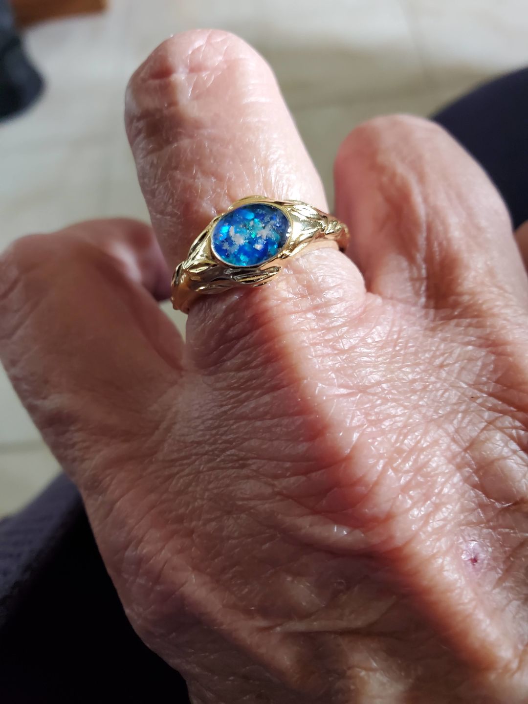 Customer photo review of Leaf Cremation Ring with Cremation Ashes