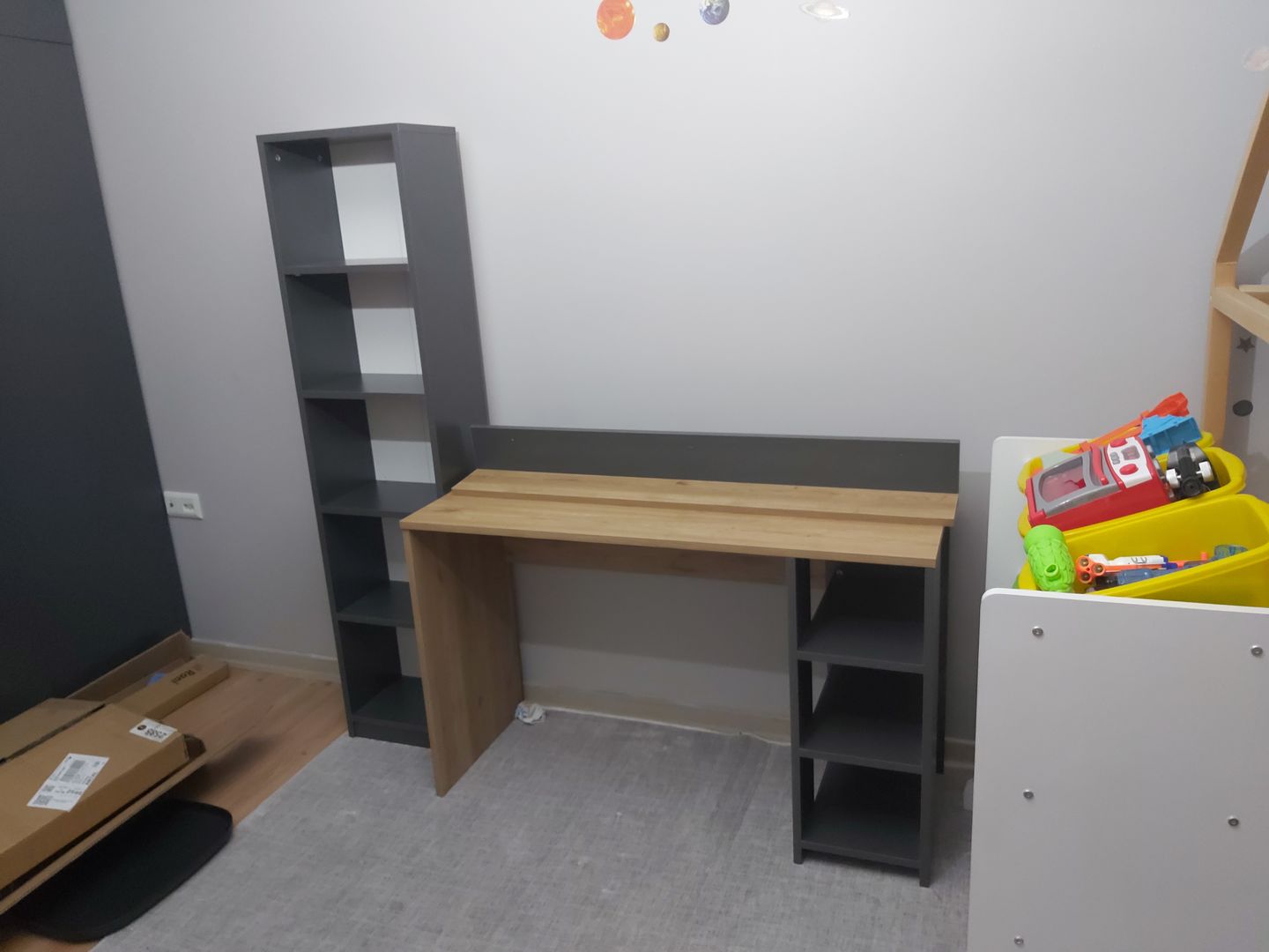 Customer photo review of Rani HA125 Kitaplıklı Raflı Çalışma Ofis Bilgisayar Masası Antrasit - Sepet Ceviz