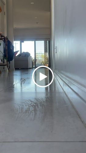Customer video review of PREMIUM GRADE 400G MICROFIBRE MOP