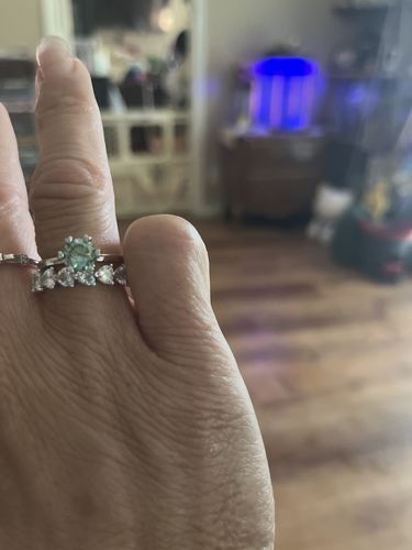 Customer photo review of 【RING Package】 One 925 sterling silver moissanite ring box+one bracelet+one pair of earrings(The Ferris wheel is only for entertainment, please confirm the products and gifts before placing an order)