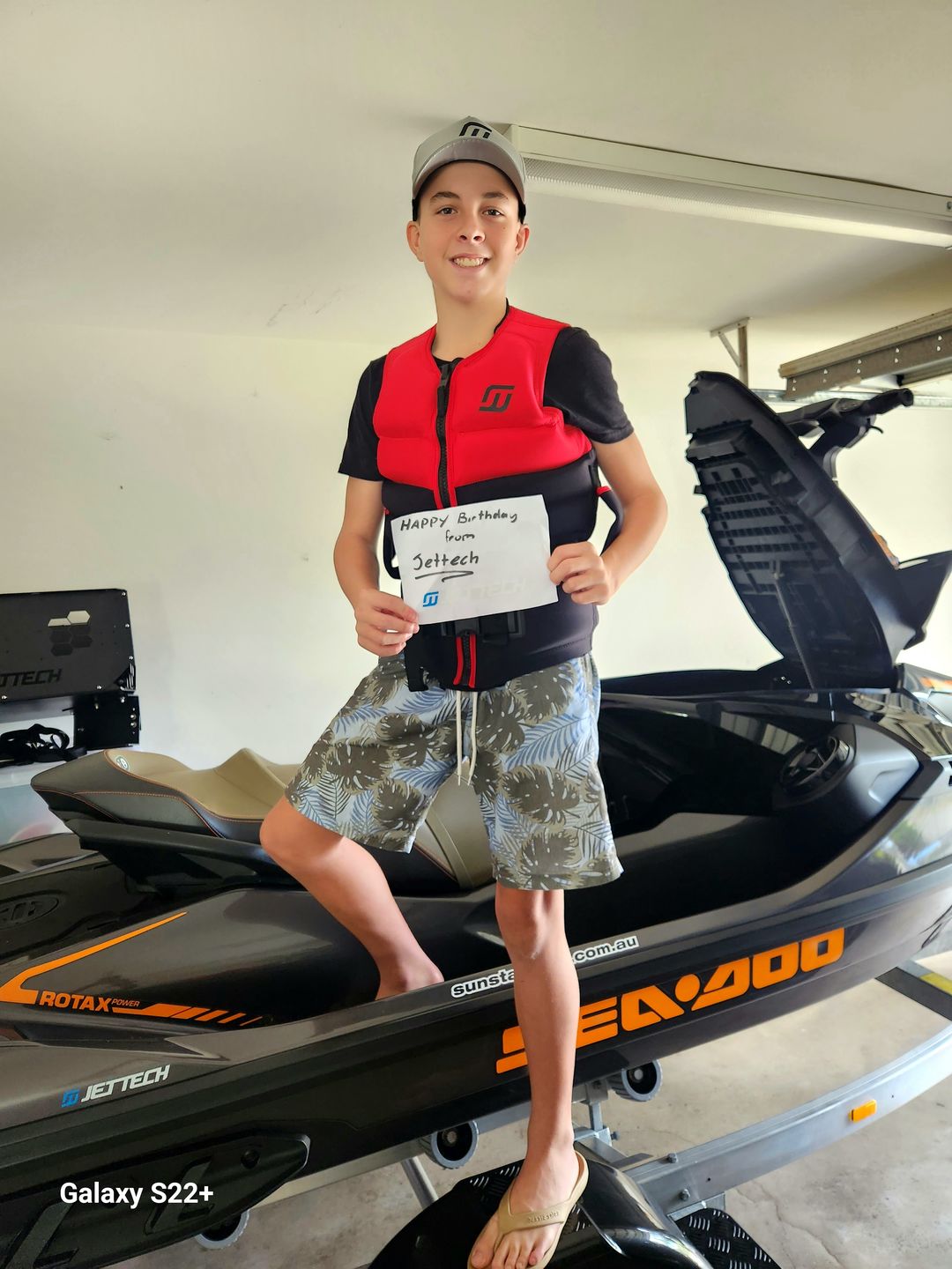 Customer photo review of Jet Tech Flex Lite Vests