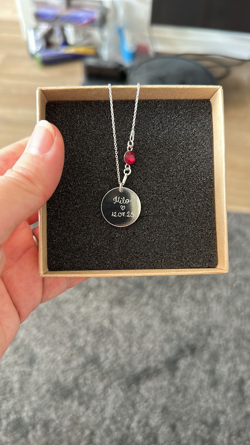Customer photo review of Halskette mit Geburtsstein