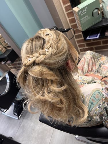 Customer photo review of OFFRE SOLDES D'ÉTÉ - RUPTURE DE STOCK - Notre soin éclaircissant pour des cheveux rayonnants en moins de 5 minutes