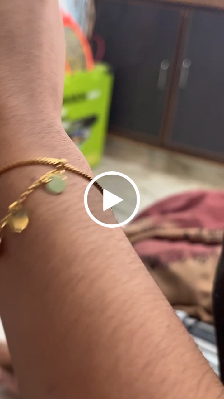 Customer video review of Tiny Plates Bracelet- 18k Gold Plated