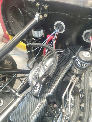 Customer photo review of Motion Raceworks Billet Valve Cover Breathers Black Anodized (Pair) 32-120BLK PAIR