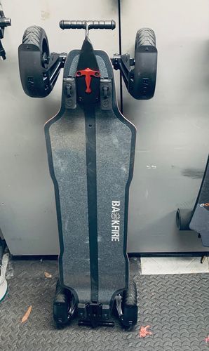 Customer photo review of Backfire Ranger X3 All Terrain Electric Skateboard with 1500W X2 Ultra High Power Ultra High Torque Motors and 12S High Voltage High Efficiency Electronic System