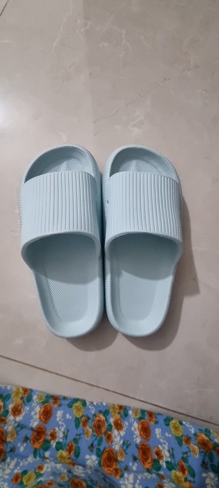 Customer photo review of Bliss Cloud Slides Sandals