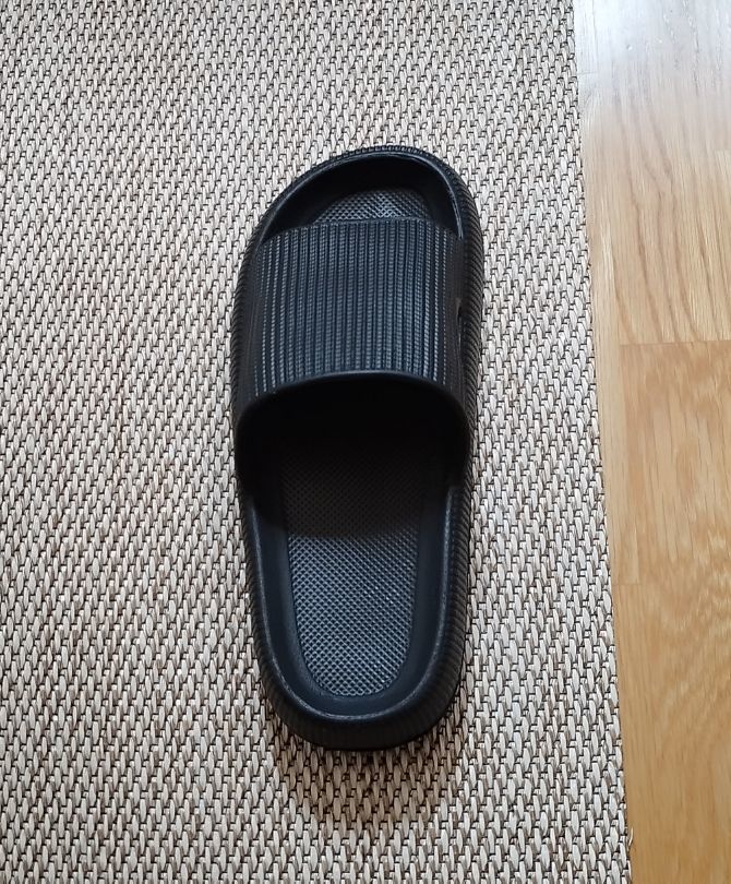 Customer photo review of Bliss Cloud Slides Sandals