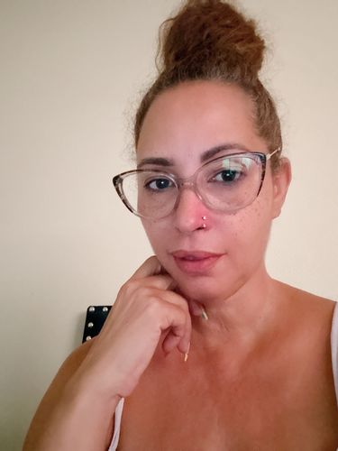 Customer photo review of Double Gem Internally Threaded Horseshoe 18g