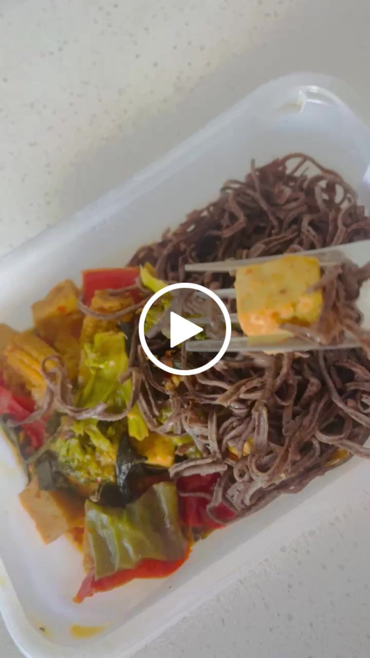 Customer video review of High Protein - Chilli Tofu Stir Fry with black bean noodle