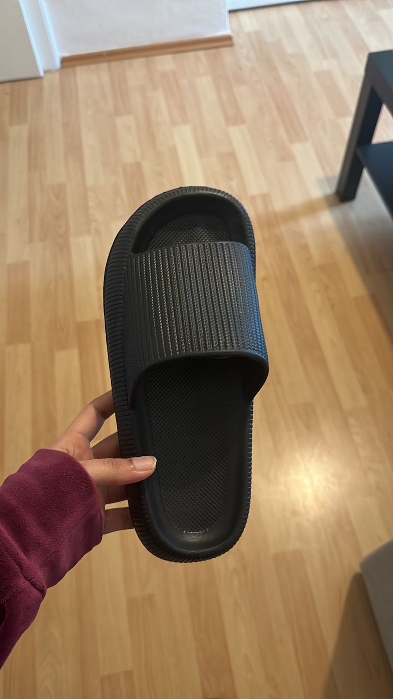 Customer photo review of Bliss Cloud Slides Sandals