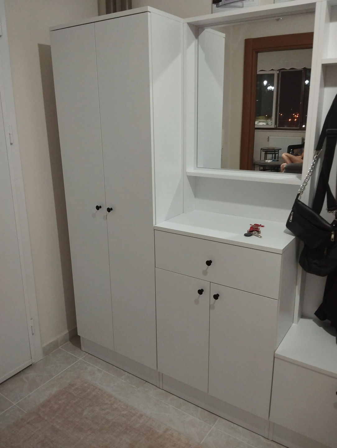 Customer photo review of Rani P6 Modern Çekmeceli Aynalı Raflı Portmanto Ayakkabılık Vestiyer Beyaz M2