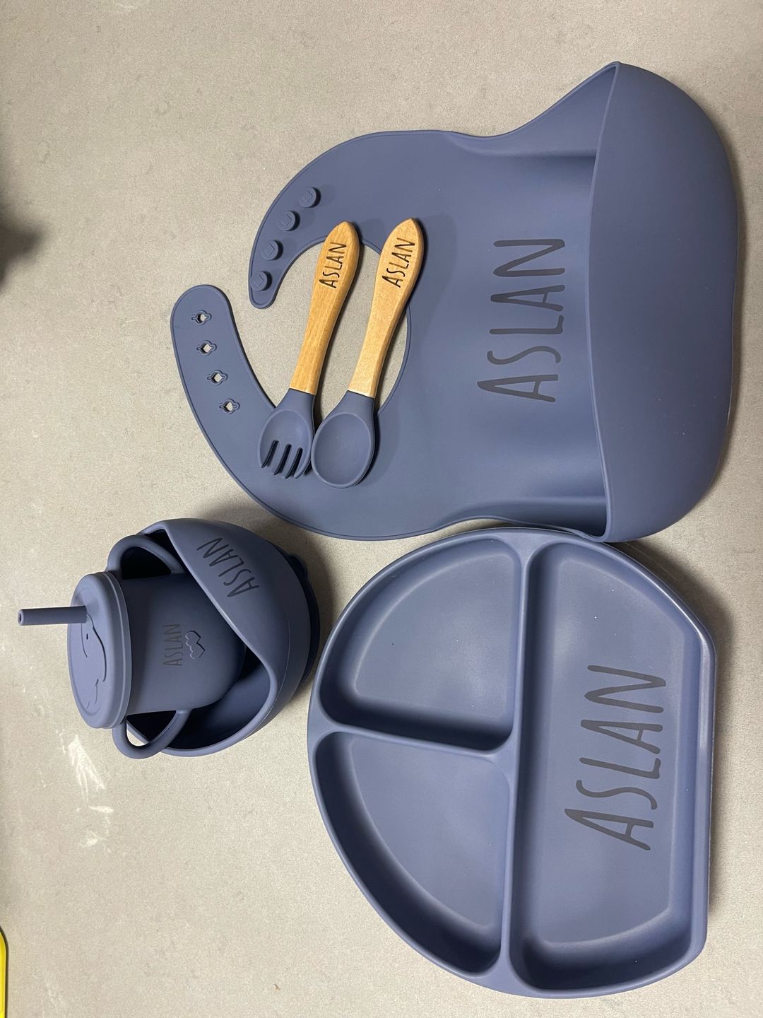 Customer photo review of סט כלי אוכל איכותי ומלא ללא BPA עם שם מותאם אישית