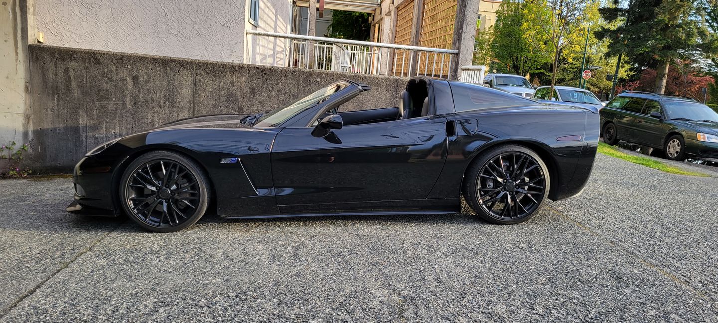 Customer photo review of Corvette C6 Base Model Extended Front Splitter Lip & Side Skirts Rocker Panels