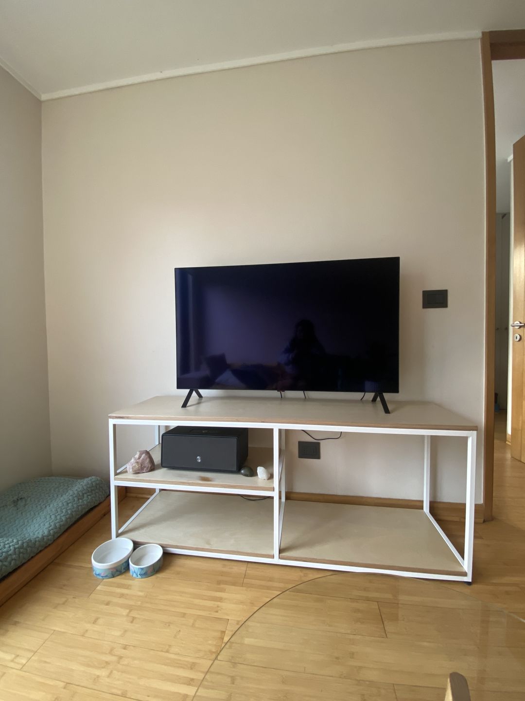 Customer photo review of Rack TV 146