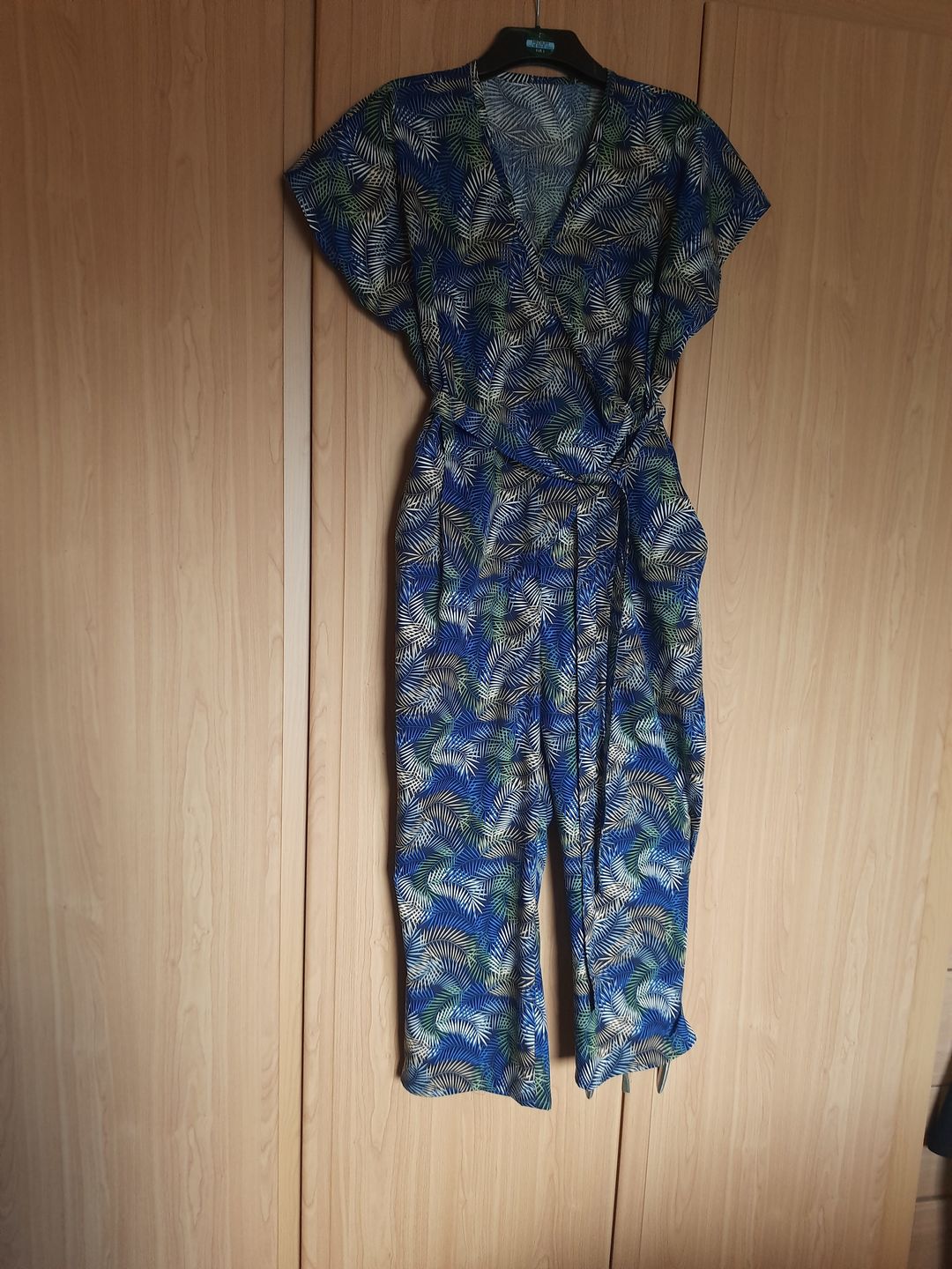 Customer photo review of Tropical Fern Leaves Rose & Hubble Cotton Poplin Fabric