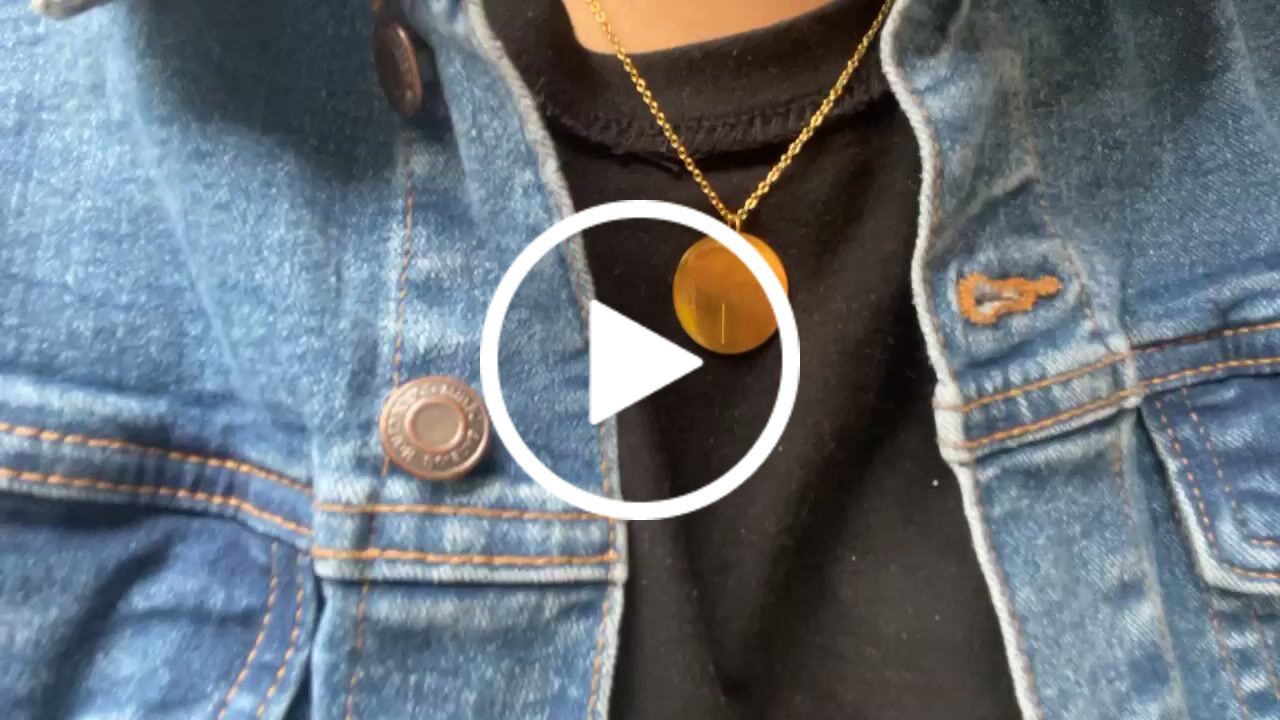 Customer video review of Coin | Halskette + Gravur