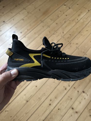 Customer photo review of FansGemacht Atmungsaktive, verschleißfeste leichte Sicherheitsschuhe