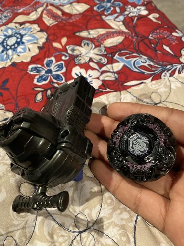Customer photo review of Takara Tomy Gravity Perseus Beyblade BB-80 (Destroyer AD145WD) - With String Launcher