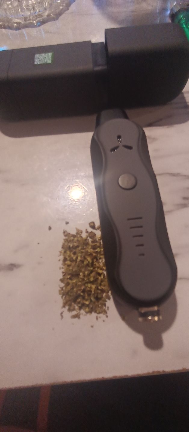 Customer photo review of XS GO VAPORIZER | Dry Herb – Ultra-Portable Vape – Ergonomic Design, Built-in Tools for Easy Use