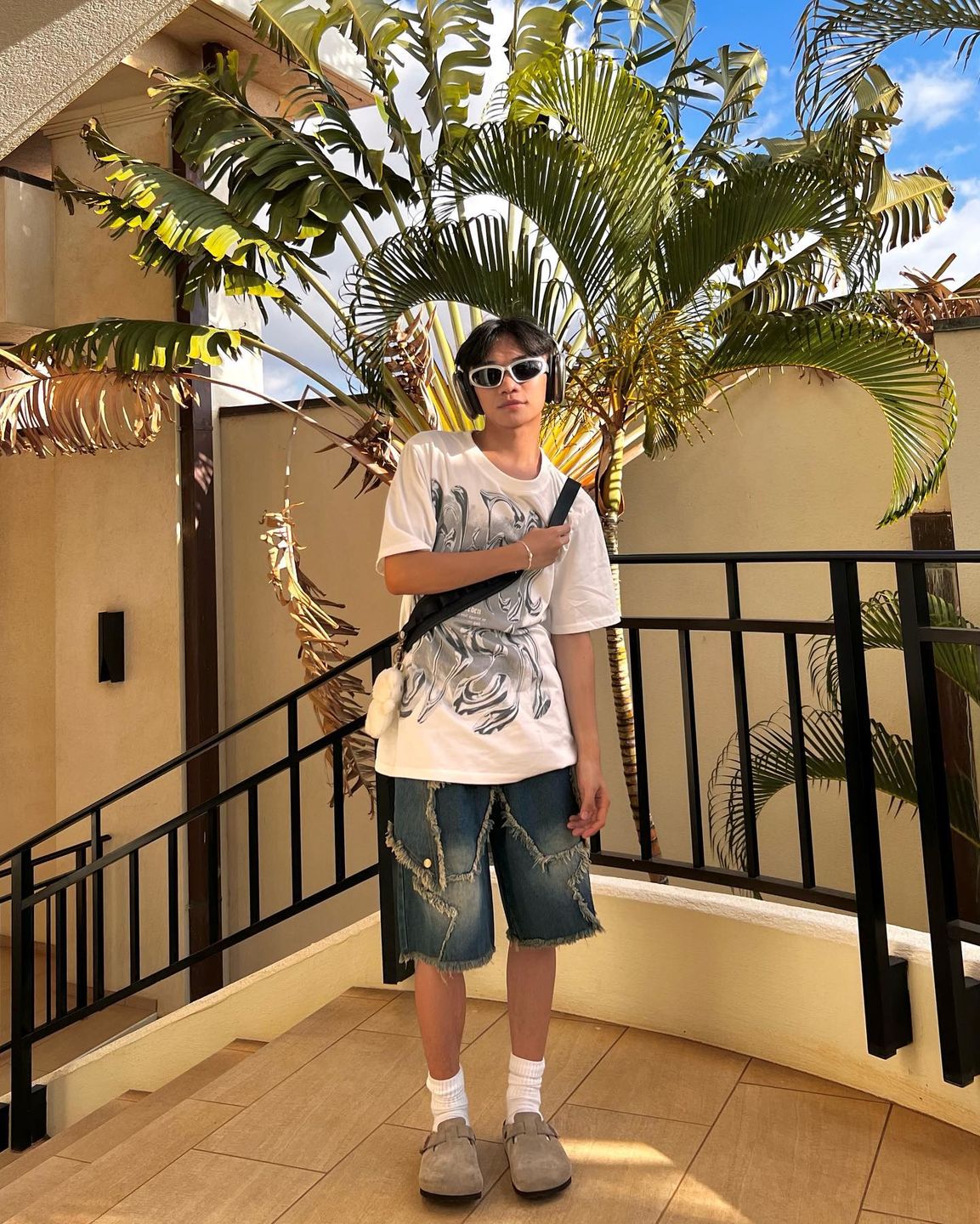 Customer photo review of Aelfric Eden Futuristic Liquid Metal Design Tee