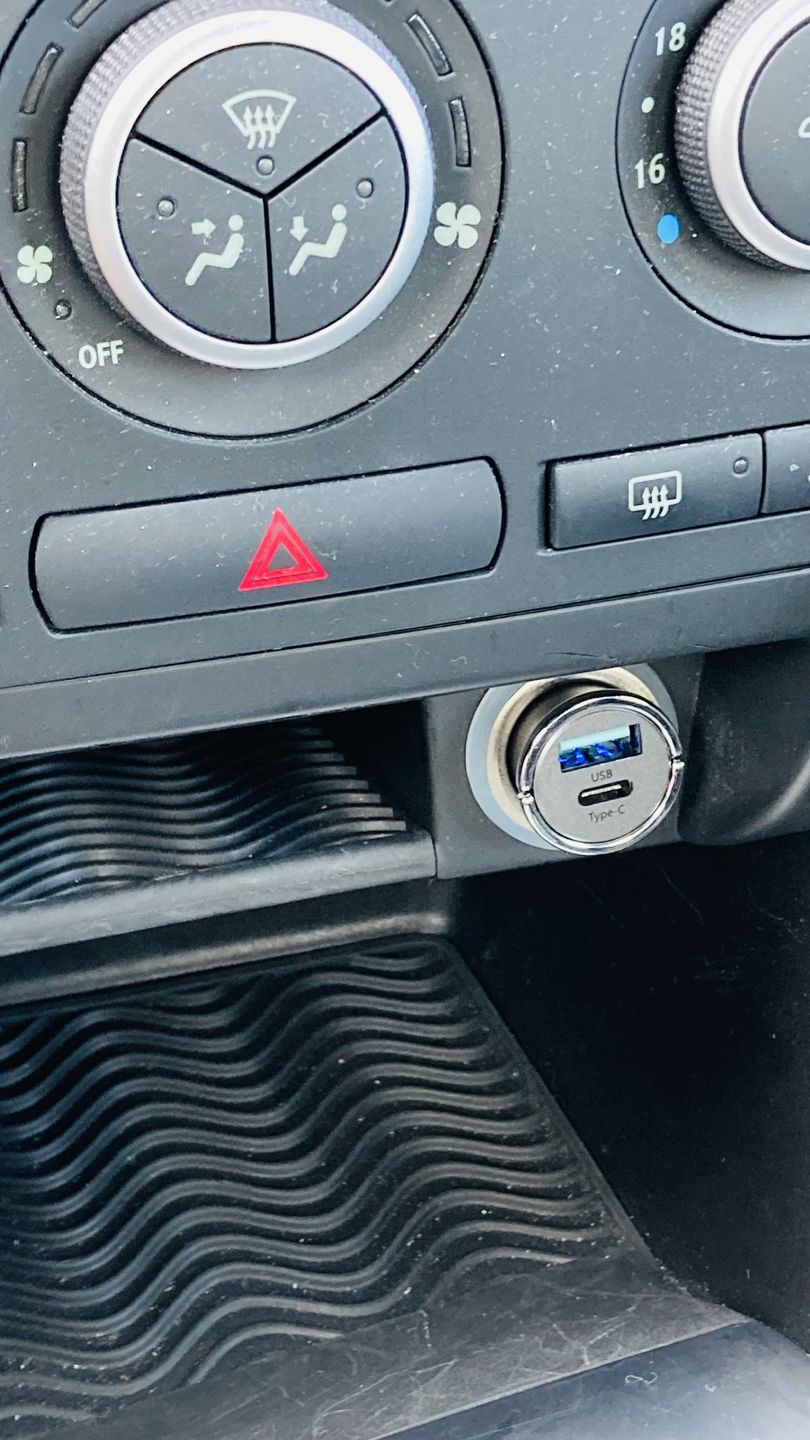 Customer photo review of Wegman 45W Autolader USB C - Veilig en Compact - Snellader - Auto Oplader - Sigaretten Aansteker - Laad 4x zo snel