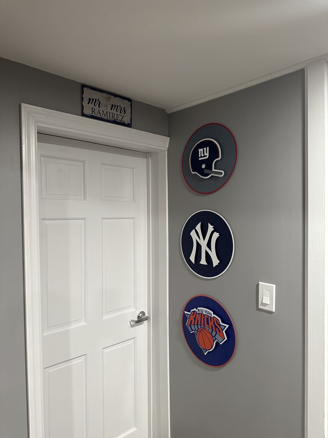 Customer photo review of CRAFT SERIES - New York Giants 3D Vintage Metal Wall Art
