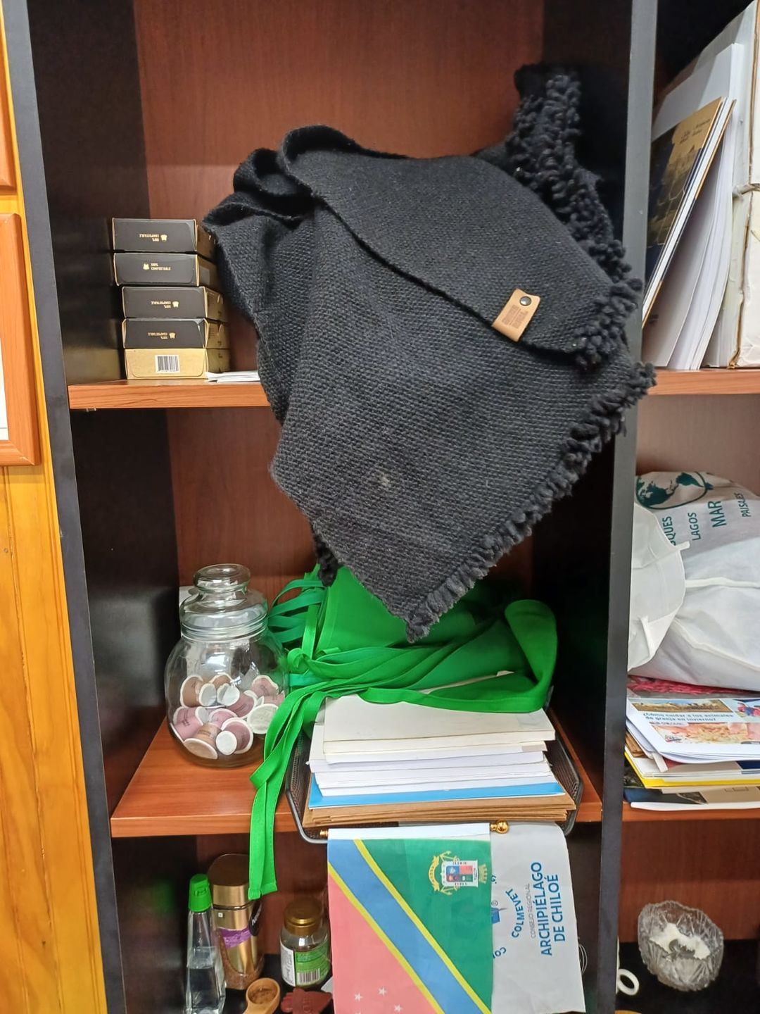 Customer photo review of PONCHO PREMIUM CLÁSICO NEGRO