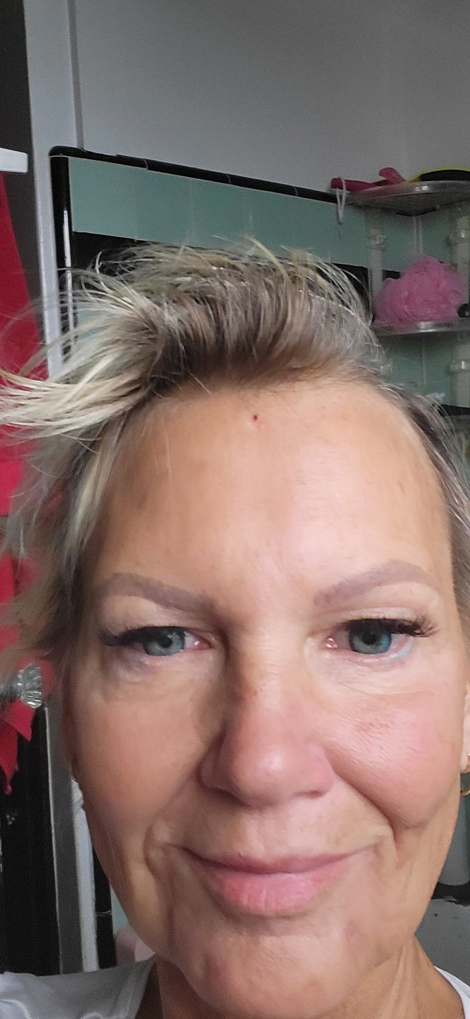 Customer photo review of Perla Blue Prescription Colored Contact Lenses