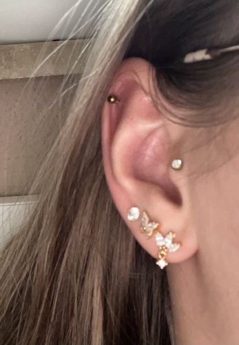 Customer photo review of Hi-Life Lotus Ohrstecker 14K Vergoldet