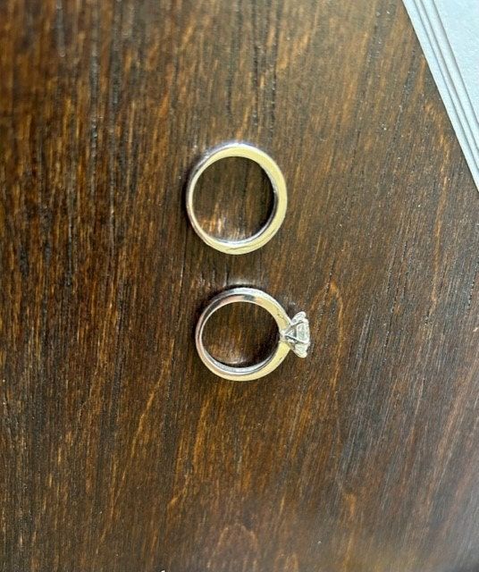 Customer photo review of Brilliant 2 CT Moissanite Ring Set
