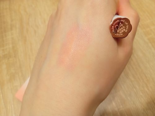 Customer photo review of O.TWO.O MOIST COLOR CHANGING LIP BALM