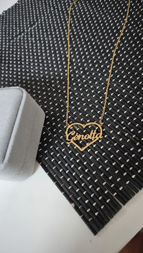 Customer photo review of Collier prénom personnalisé dans son coeur en acier inoxydable
