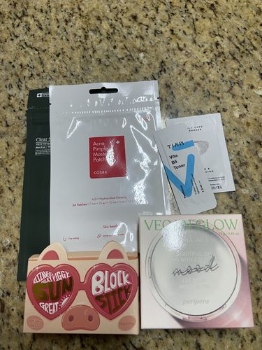 Customer photo review of Mood Vegan Glow Cushion SPF50+, PA++++ | Acabado glowy de larga duración (3 tonos)