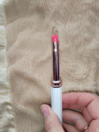 Customer photo review of O.TWO.O MOIST COLOR CHANGING LIP BALM