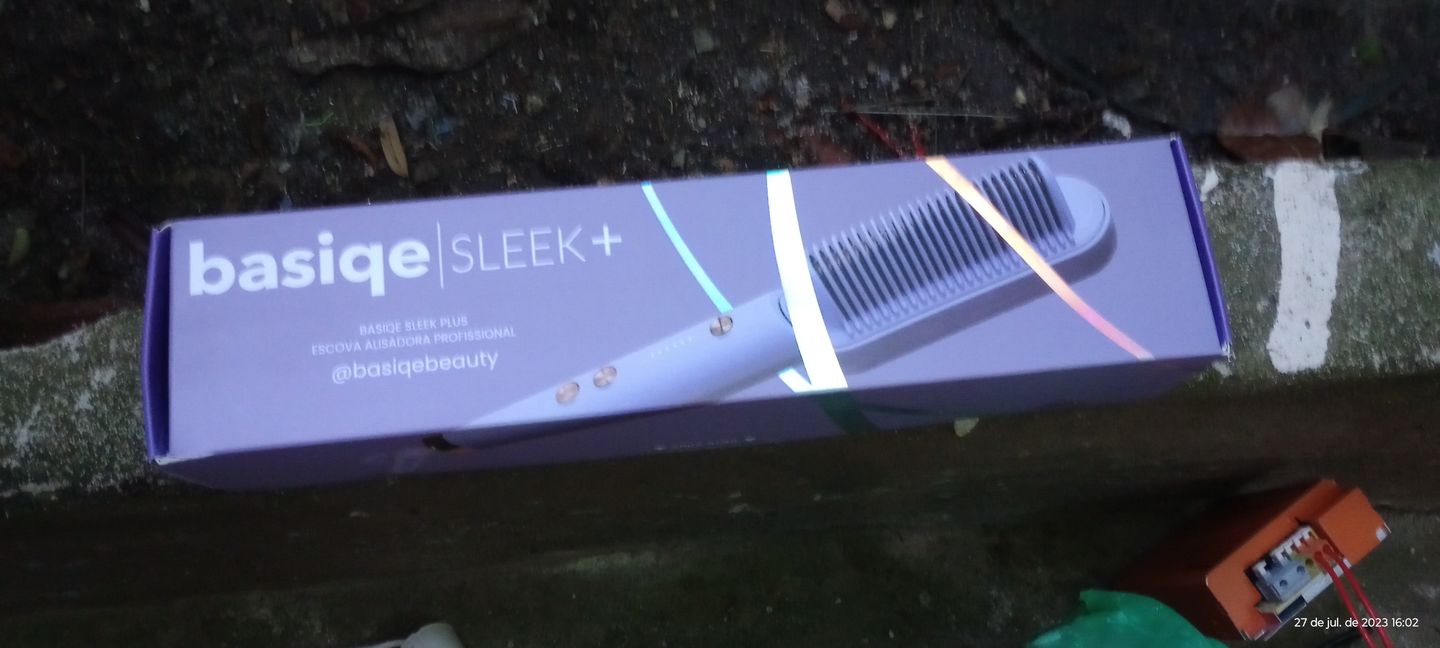 Customer photo review of SLEEK PLUS | Escova Alisadora + Clip Finalizador
