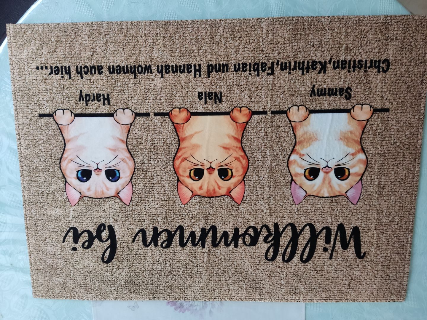 Customer photo review of Willkommen bei neugierigen Katzen - Individuelle Fußmatte