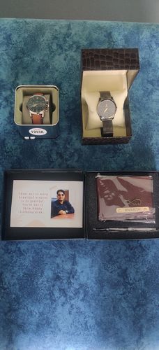 Customer photo review of Premium Quality Men's Wallet & Pen Combo