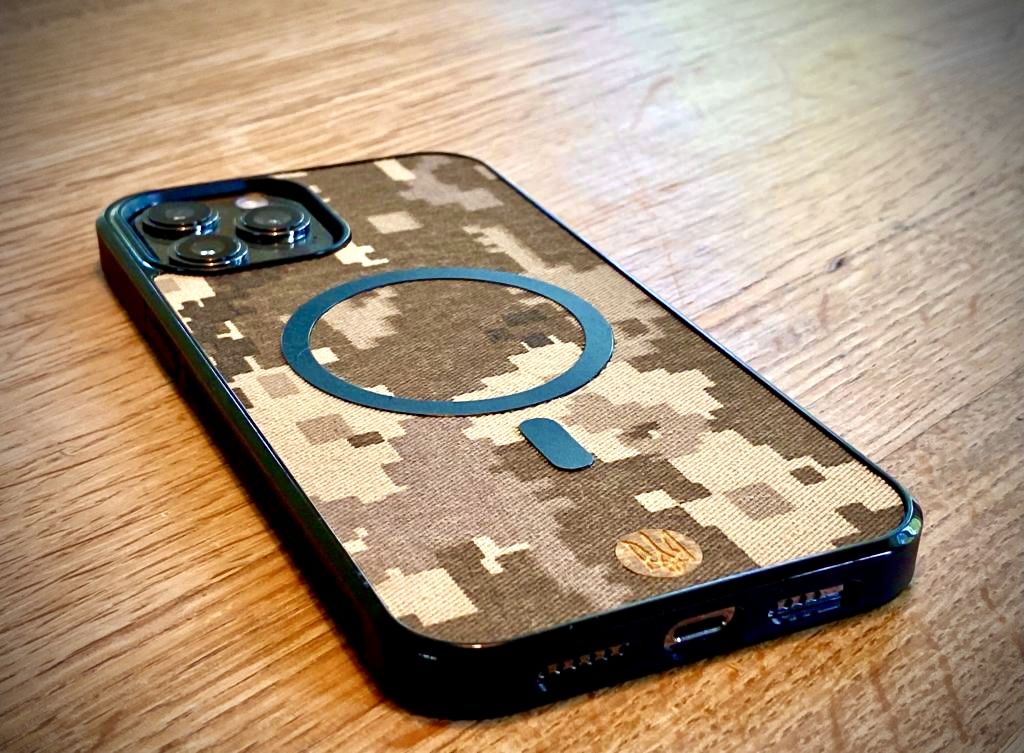 Customer photo review of MM14 - Real Ukrainian Digital Camo Case