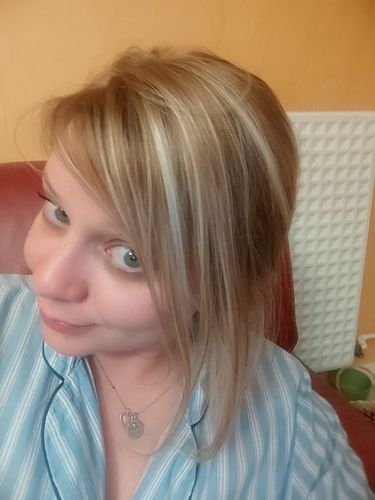 Customer photo review of OFFRE SOLDES D'ÉTÉ - Notre soin éclaircissant pour des cheveux rayonnants en moins de 5 minutes