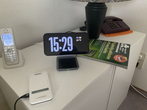 Customer photo review of Premium 3 in 1 Aluminum Alloy MagSafe Charging Stand
