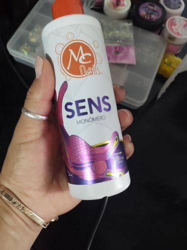 Customer photo review of Monómero 8 oz MC Nails