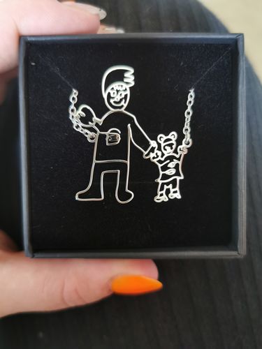 Customer photo review of LOANYA persönliche Kinderzeichnung als Halskette oder Anhänger