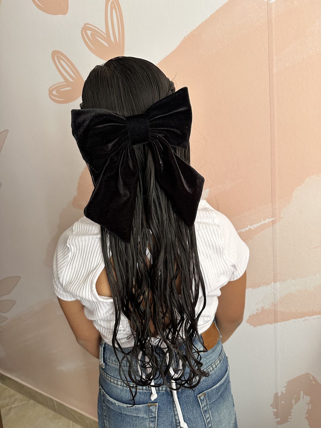 Customer photo review of Moño - Large Black Bow